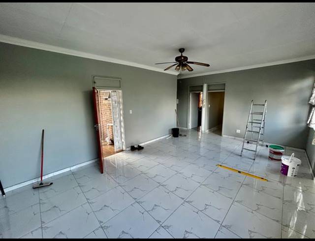 3 BEDROOM APARTMENT FOR SALE IN VANDERBIJLPARK CW 6